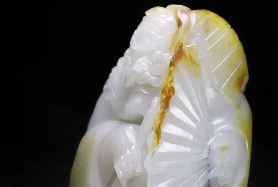 |为啥说和田玉比黄金更有价值？它的收藏前景好，文化属性胜过黄金