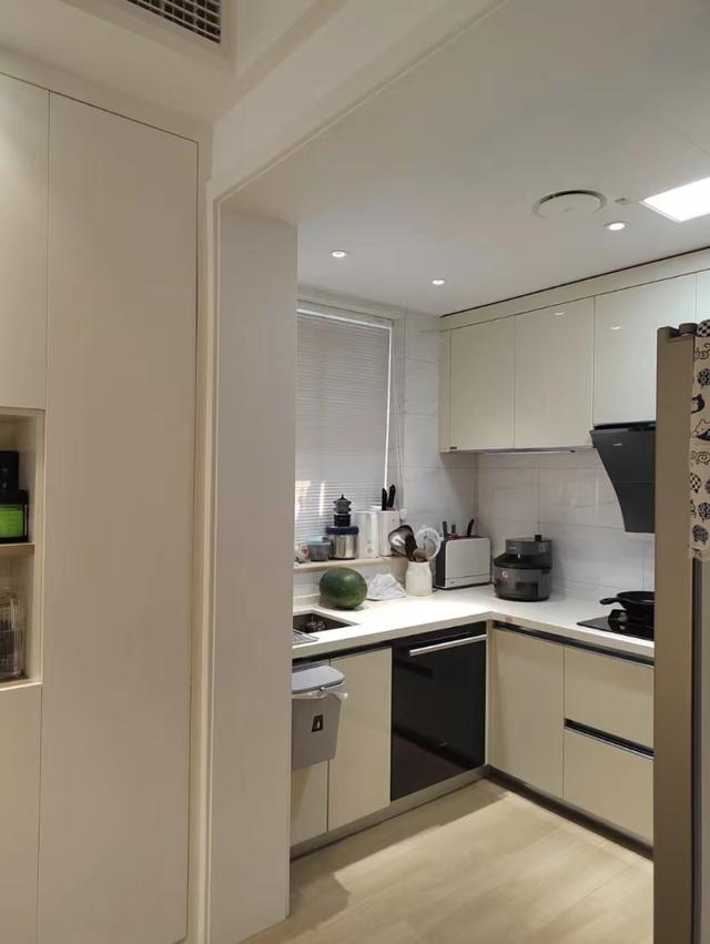 福建夫妇因太会布置而走红,把121㎡家装得堪称收纳教科书,超美