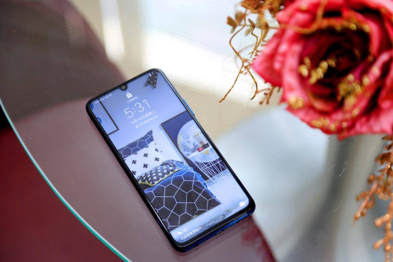 CPU|春节最适合送给爸妈的三款手机,大屏幕大电池,价格还不贵