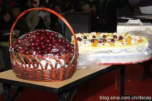 史铁生:三次自杀后,他却活成了所有人的救赎之神!