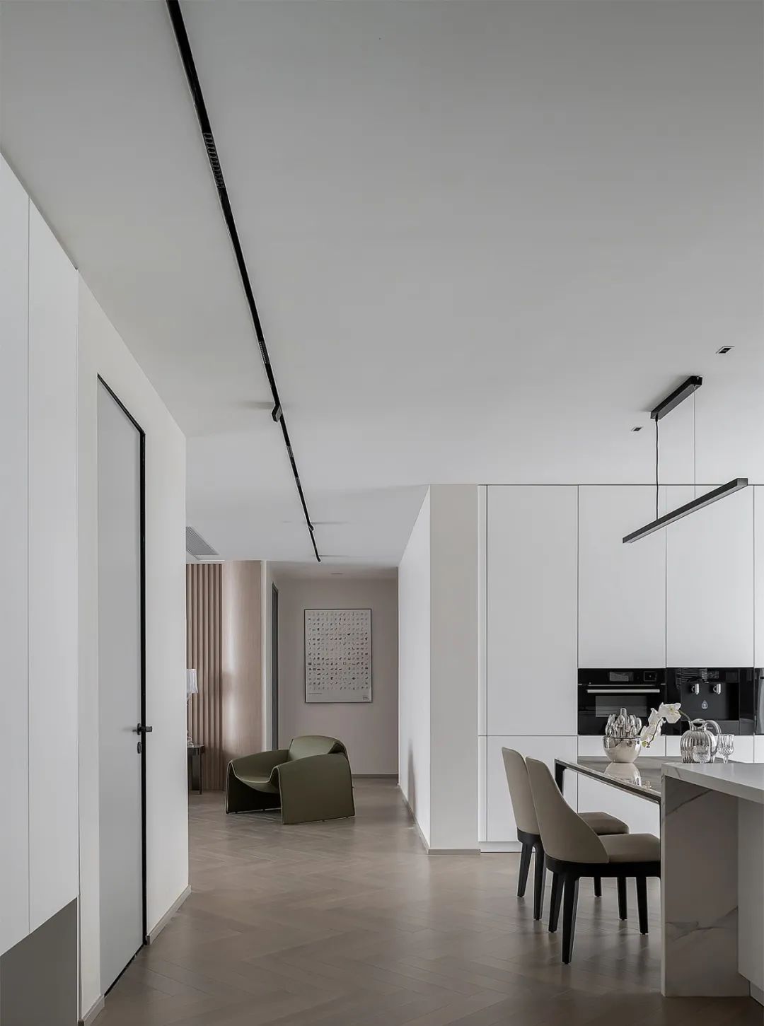 140m2极简原木小三居:超大+超通透的空间感,储物简约全都要!