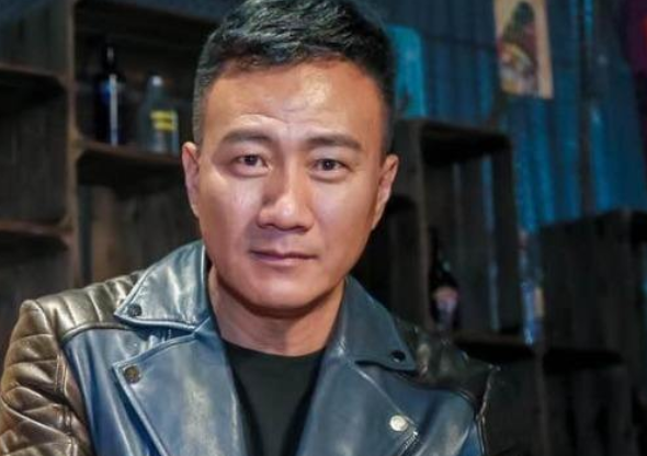 王一博|王一博又一部大片来袭，搭档金马影后周冬雨，粉丝：票房稳了