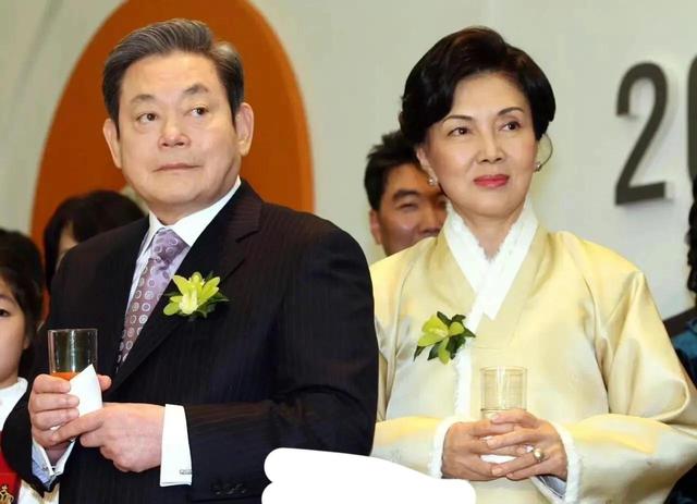 李尹馨|出生就拥有上亿资产，却在26岁为情自杀，三星小公主李尹馨值得吗？