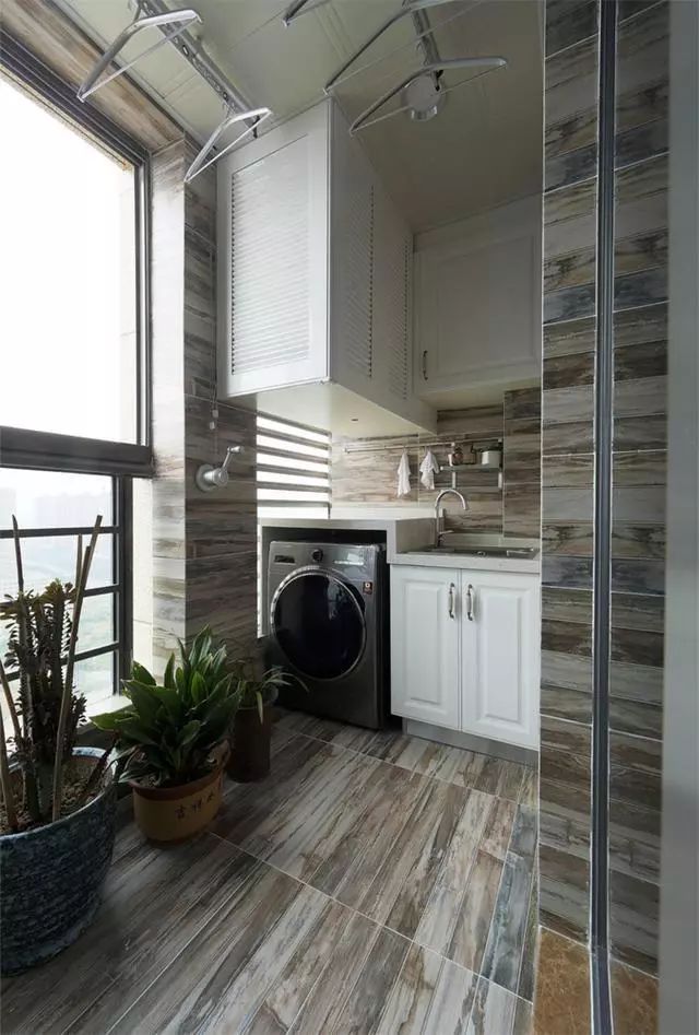 越来越多人阳台不用来晒衣服了,现在都流行这么装,太有才了