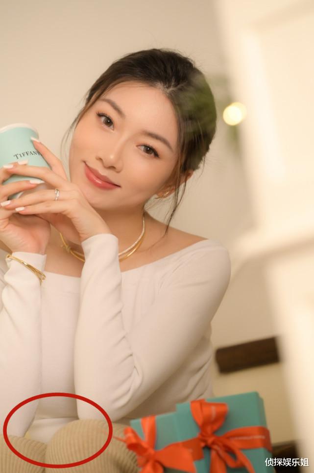 程晓玥|郑恺前任程晓玥高调放闪,甜蜜透露求婚钻戒6.39克拉,好幸福