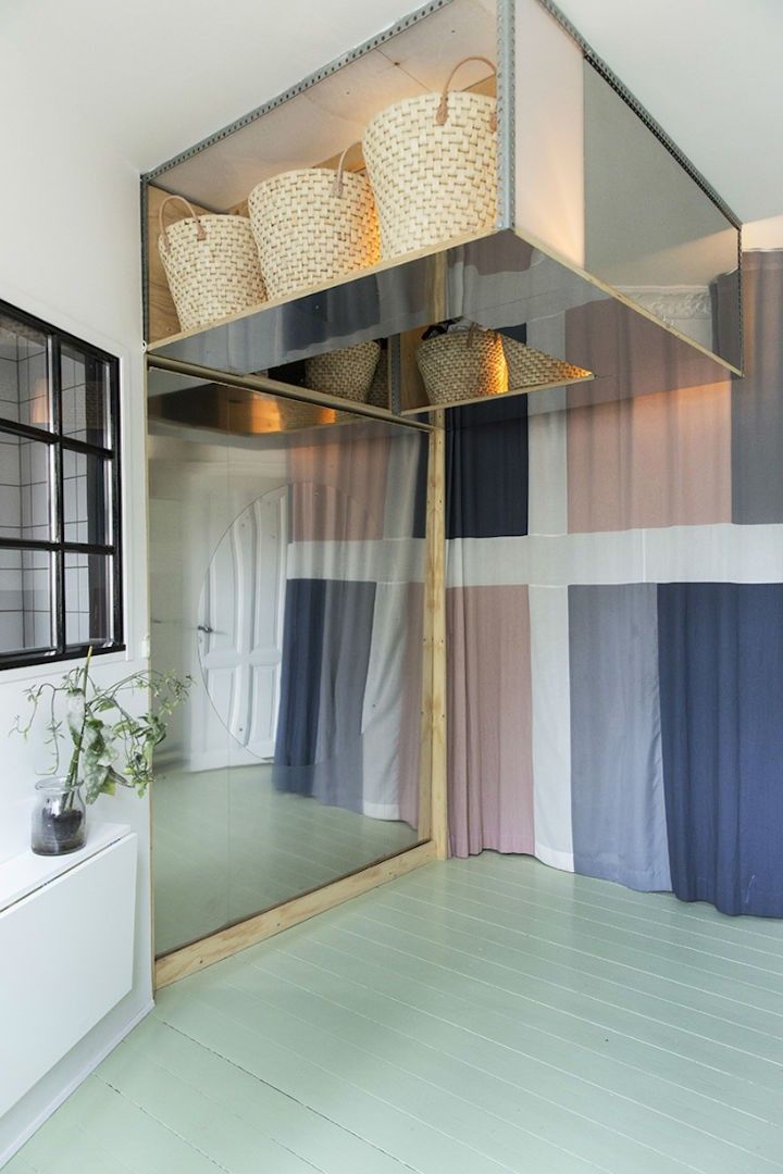 一家四口极限挑战,合并公寓房,把床设计成全身镜,厉害