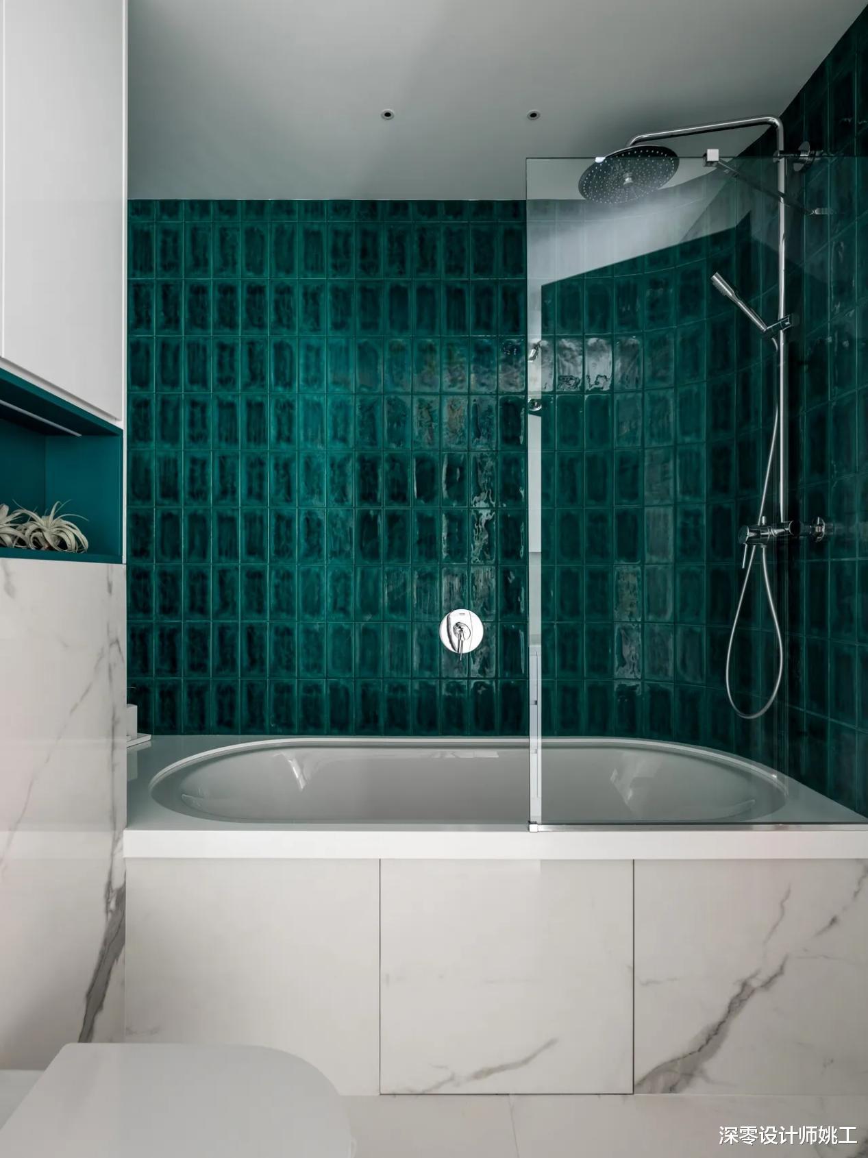 130㎡极简风两居室,灰色贯穿全屋,黑色作点缀,现代又不失档次感