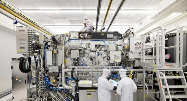 光刻机|EUV光刻机能不能在国内造出来？荷兰已出给出了答案