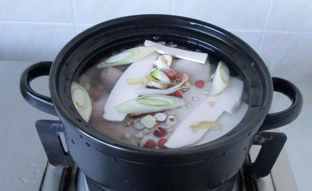 明天寒露,无论多忙,建议“吃这3菜1汤”,顺应节气,健康过秋