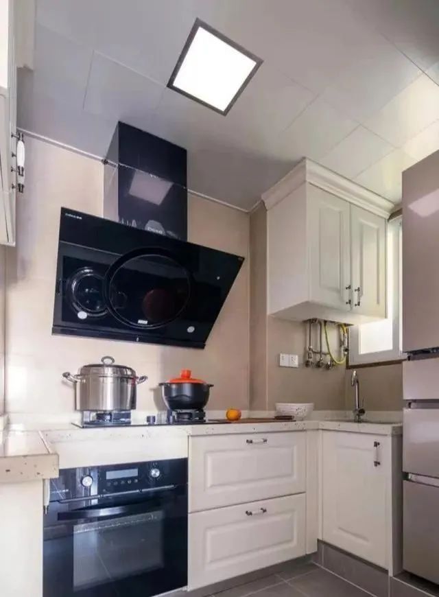 146平四居室,一进门就被玄关迷住了,客厅更是上档次,晒晒全屋