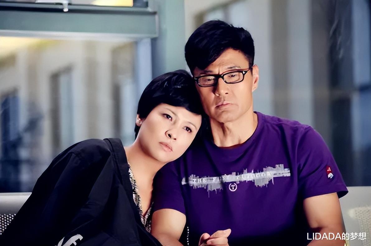 于荣光|于荣光：一生洁身自好无绯闻，与初恋恩爱35年，为何63岁被离婚？