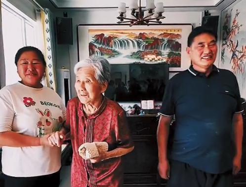 陈萌|陈萌怀孕后狮子大开口，跟朱家索要400W，大衣哥要求给孩子做DNA