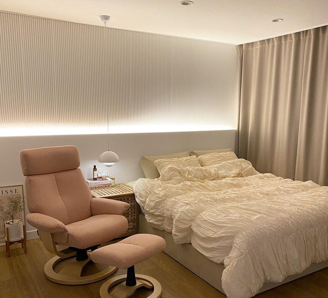 果然客厅大就是任性,一地多用,不仅是健身房,还能在这露营!