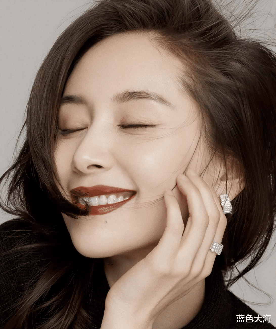 刘海 美人“在骨不在皮”，脸上有这3种特征的女人，年纪越大越有气质