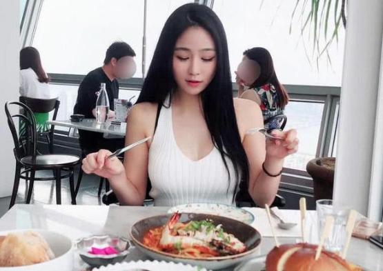 男子夜班,妻子白班晚上跑同事宿舍:喝多才住下的,没干别的