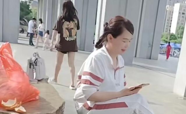 许敏|田静宣布已在九江买房，直播时肚子隆起疑似怀孕，许敏乐开了花