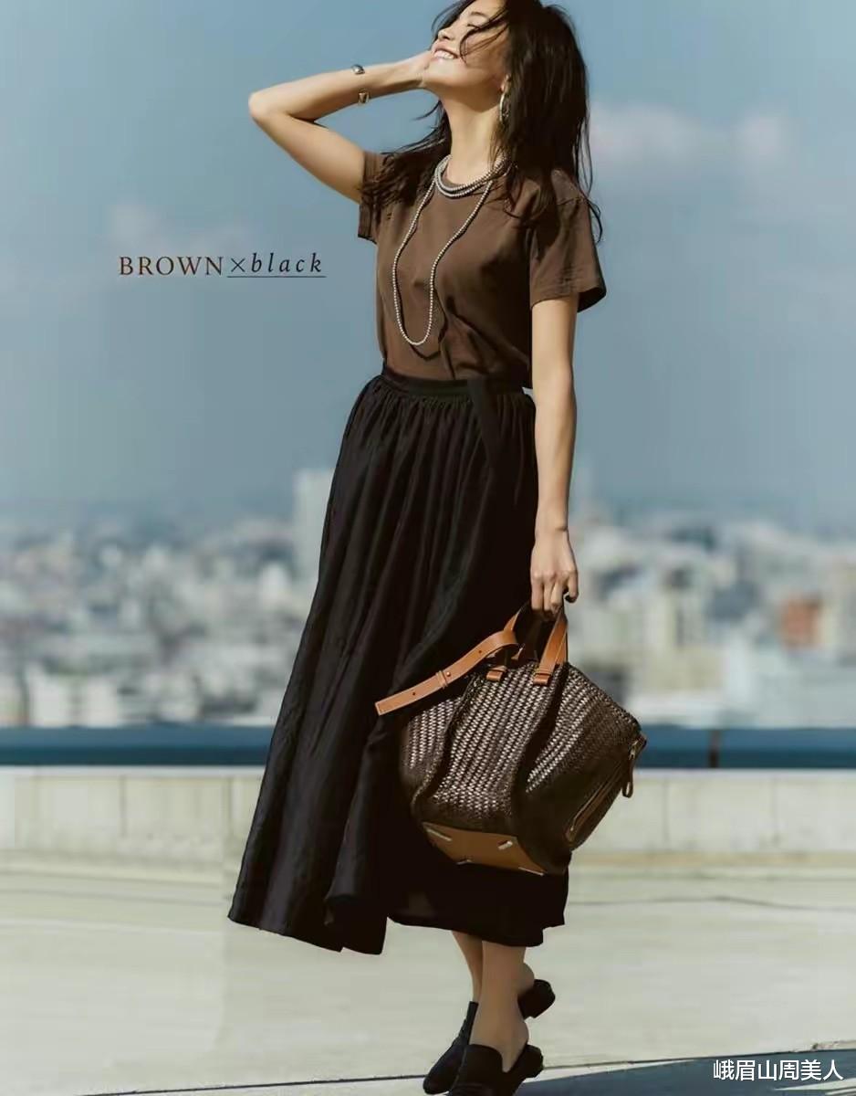 放弃“中国大妈式穿搭”吧！瞧日本主妇这样穿，是有多高级洋气