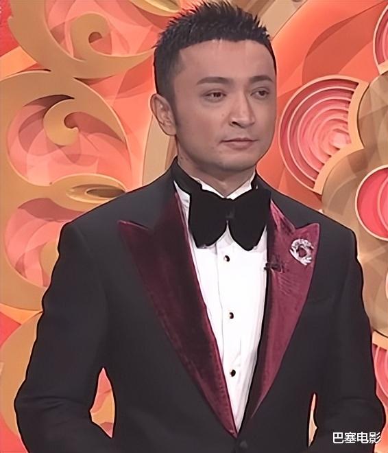 春晚|春晚妆容引热议,撒贝宁眼妆抢镜,赵丽颖疯狂圈粉,沈腾可真行