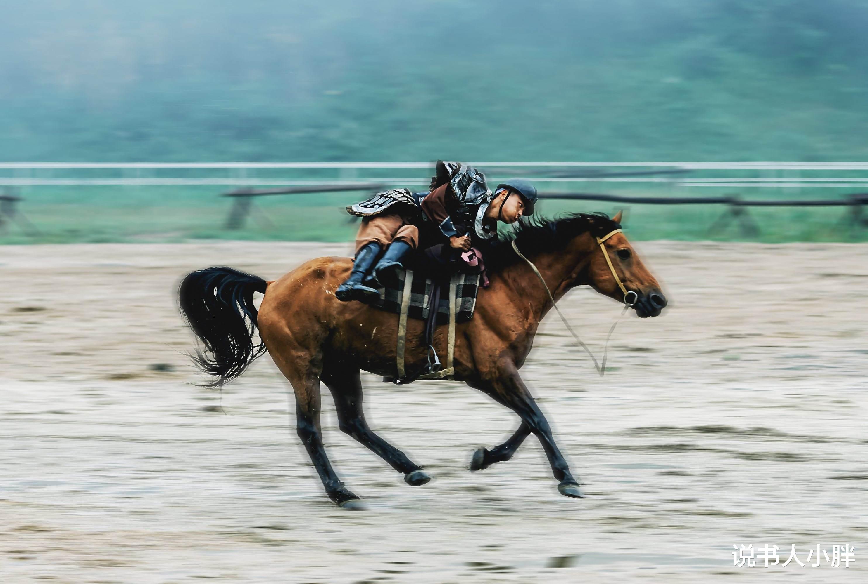 花絮|难怪电视里只有上半身，镜头下移后，是不能看的尴尬画面