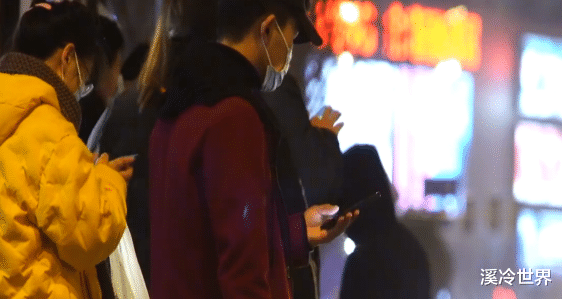 海尔|2012年，少年王刚为了虚荣心20000元“卖”身体，只为买苹果手机