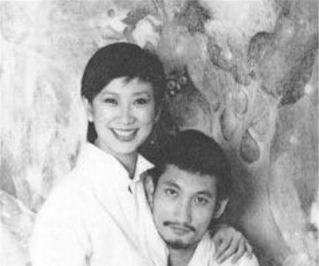 徐克|付出34年将丈夫捧红，却输给小30岁助理，如今她的“报复”大快人心