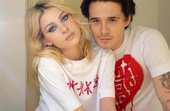 小姐姐|妮可拉开“睡衣派对”！穿粉色睡衣，少女感十足，闺蜜全是大腕