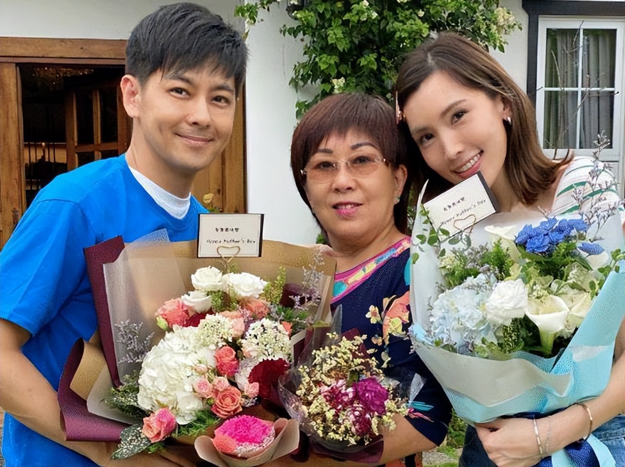 陈若仪|陈若仪穿紧身泳衣秀身材!薄背蛮腰上围傲人,一双细白长腿太吸睛