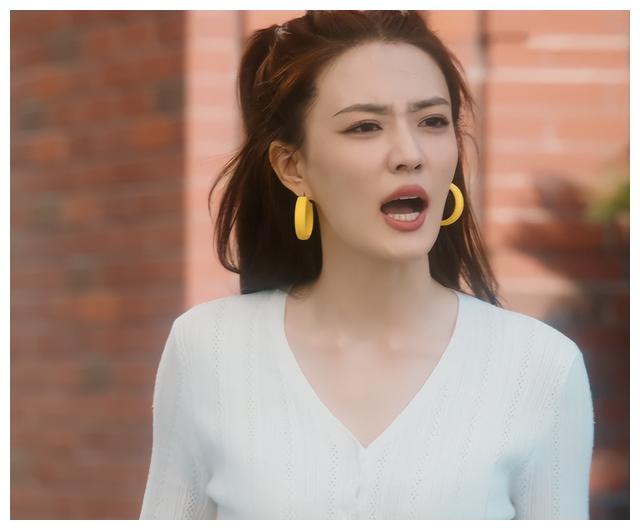 《我们的当打之年》：但凡徐璐拉胯一点，都压不住这群绝色女配们