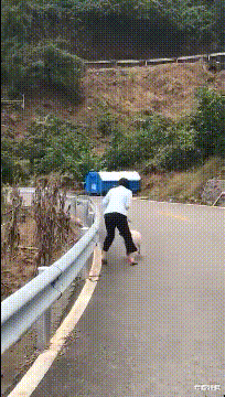 乞丐|“疫情期间，路边的乞丐都去哪了？”神点评太精辟了！