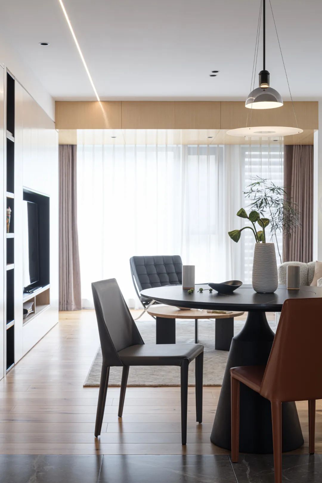 138㎡原木风，岛台、游戏室、衣帽间回归自然，打开自由生活的开关！