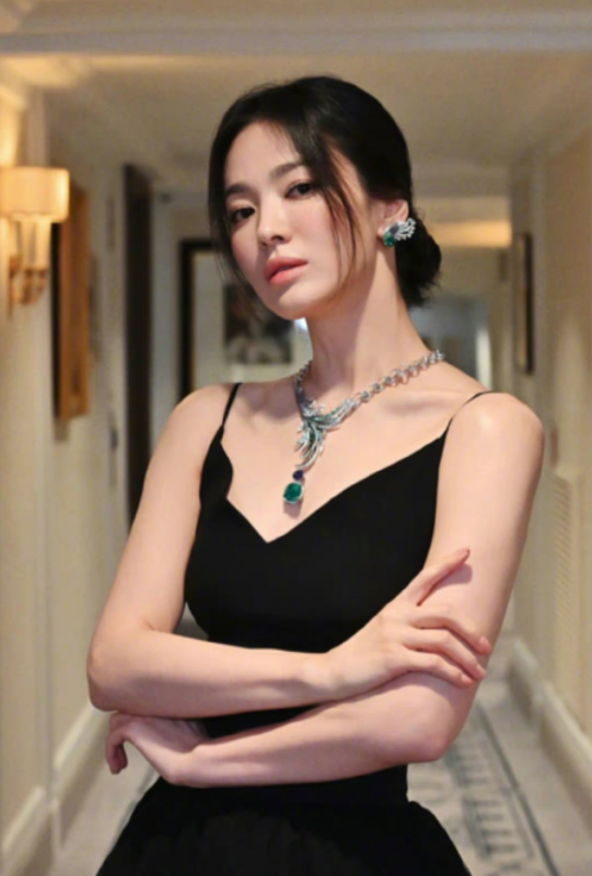 宋慧乔|宋慧乔疑似新恋情曝光,与小16岁鲜肉男星谈恋爱,韩媒出面辟谣