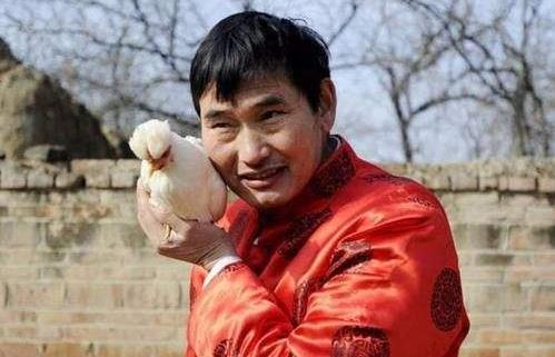 陈亚男|陈亚男爆大衣哥逃税，商演收入近3亿，交的税款对不上号？