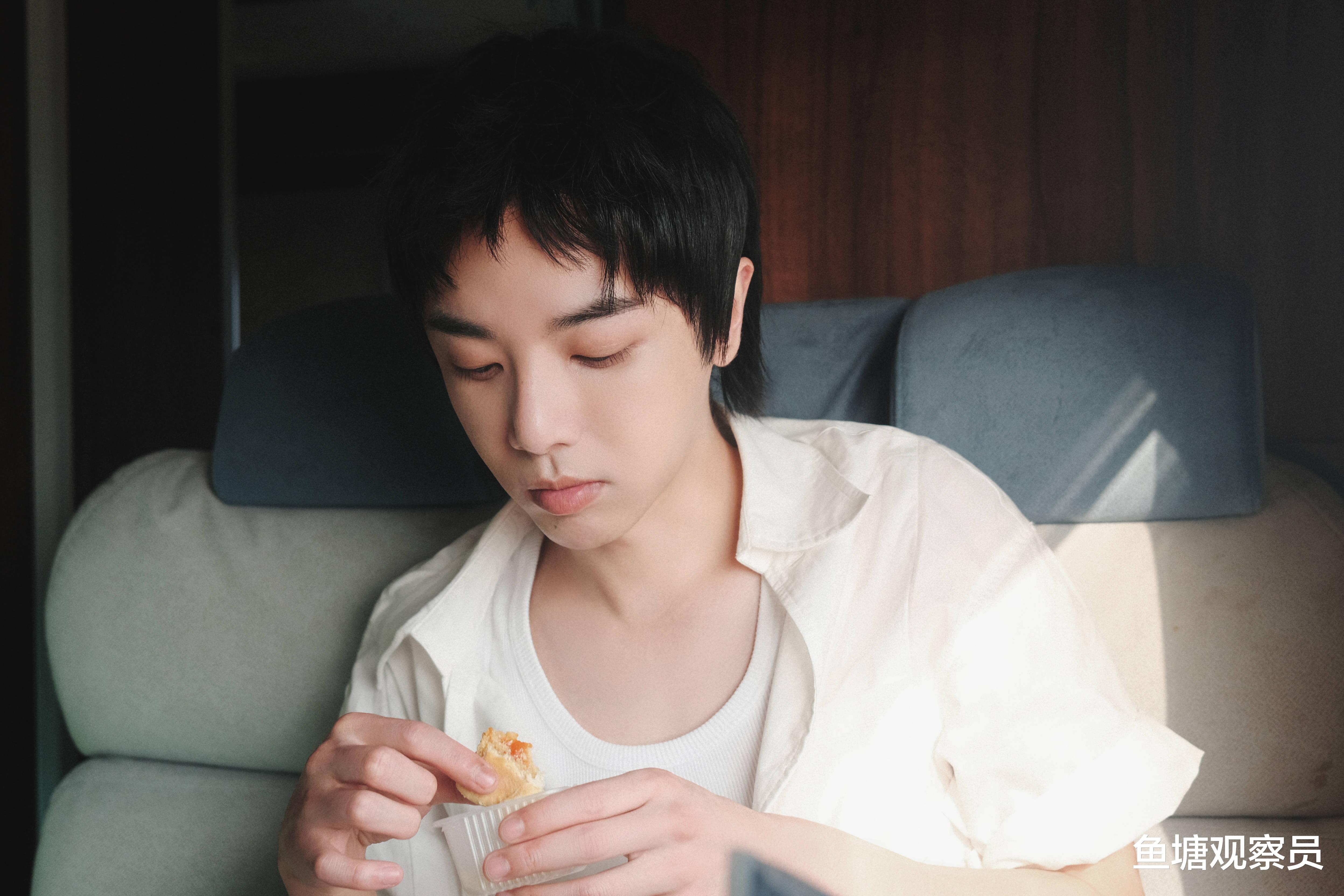 华晨宇|华晨宇三月行程公开，两档上星综艺录制，确定参与音综春天花会开