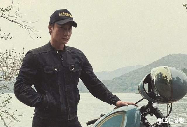 方力申|恭喜!香港知名男神被曝爱上小15岁港姐冠军,两人低调发展地下恋情