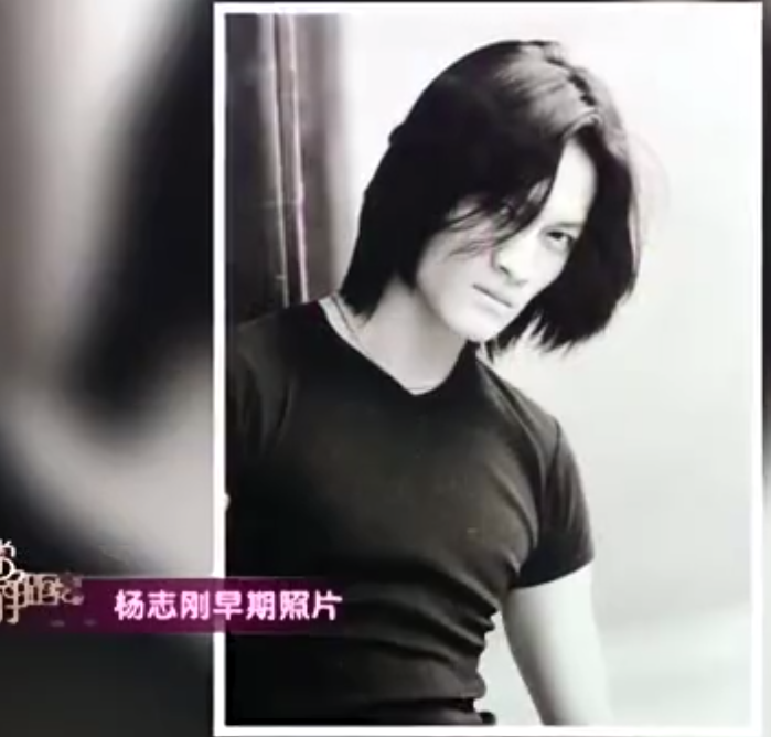 赵露思|明明长了一张相似的脸,一个帅一个“土”,颜值差距太大了