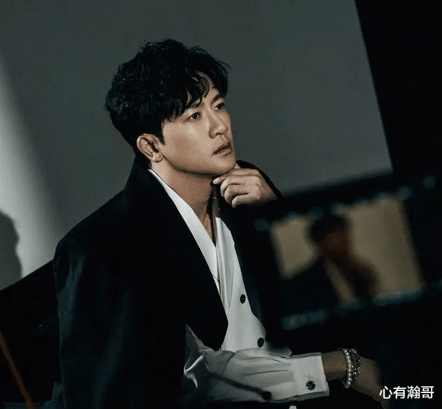 苏有朋|48岁苏有朋彻底崩坏胀爆疑整容失败 震撼网民:无可能认得出是他