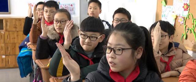 考试|每天挑10个鸡蛋，就能月入3500？招聘条件却劝退大部分学生