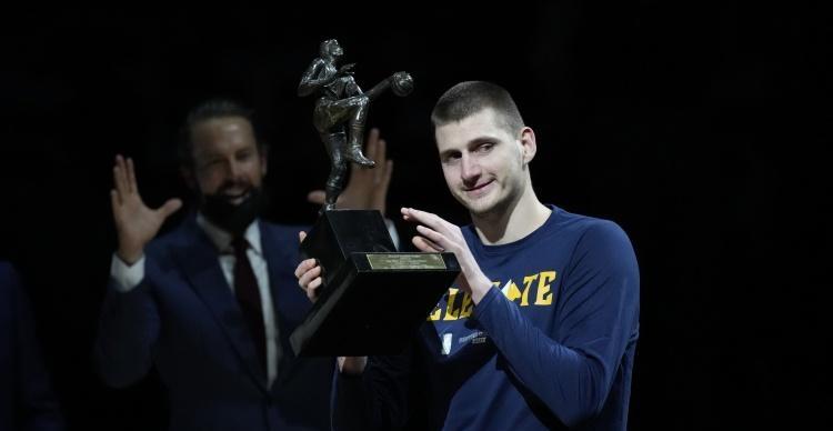 阿斯顿维拉|恭喜！国王达成4年合同，约基奇当选MVP，天王山对阵名单出炉