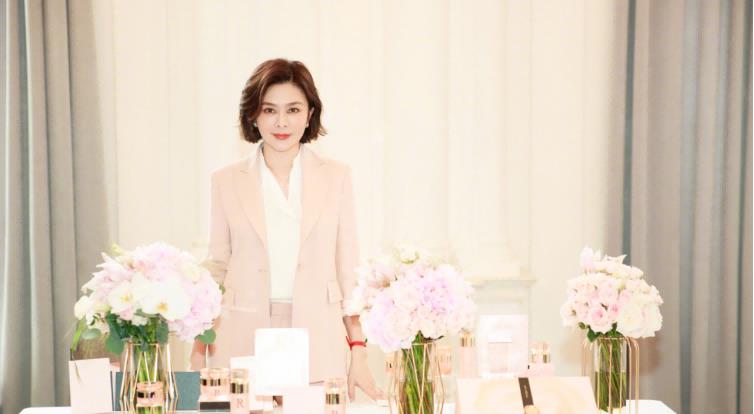 杨蓉 圈内最会保养的10位女星，个个皮肤水嫩，婀娜多姿，越老越有韵味