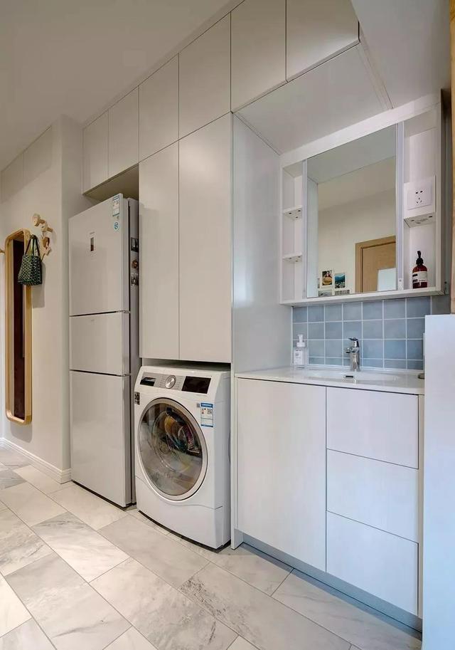 她家56㎡,坚持全屋打满柜子,美观又实用,太有远见了!