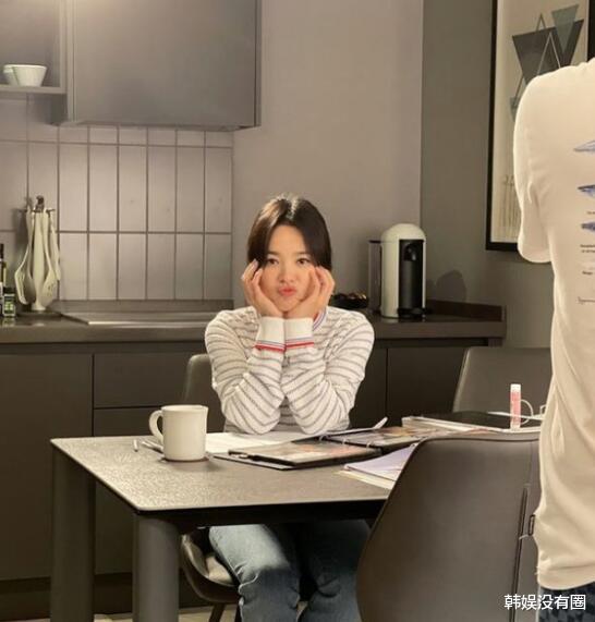 宋慧乔|42岁的宋慧乔“嘟嘴卖萌”大秀可爱魅力，网友：以女团出道吧！