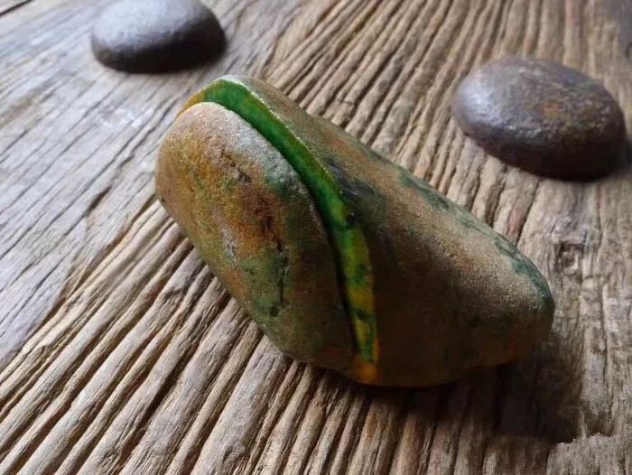 翡翠|翡翠赌石玩出高色黄夹绿，老司机都羡慕不已！