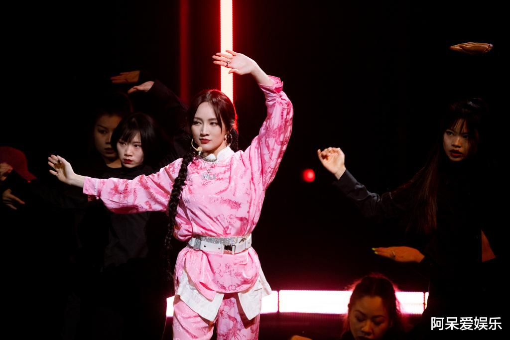 符龙飞|《天赐3》:符龙飞和孟佳的情商,让多少急于反驳的歌手“脸红”