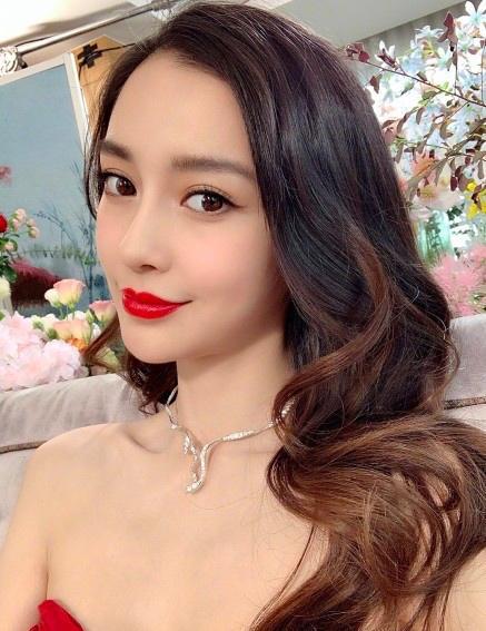 Angelababy|angelababy模仿美少女战士拍摄大片,颜值这么能打,不拍剧了?