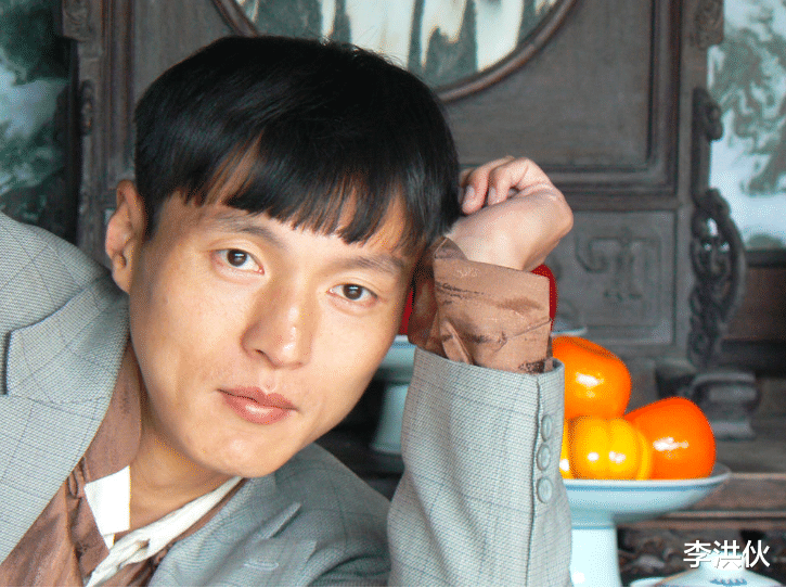 求职|张译的老搭档,没有团队没有经纪人,如今无戏可拍,只好网络求职