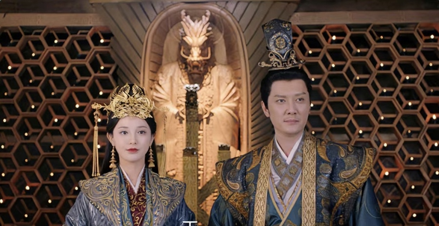 冯绍峰|【离婚夫妻新剧对决】赵丽颖美艳干练 冯绍峰被吐槽古装老男