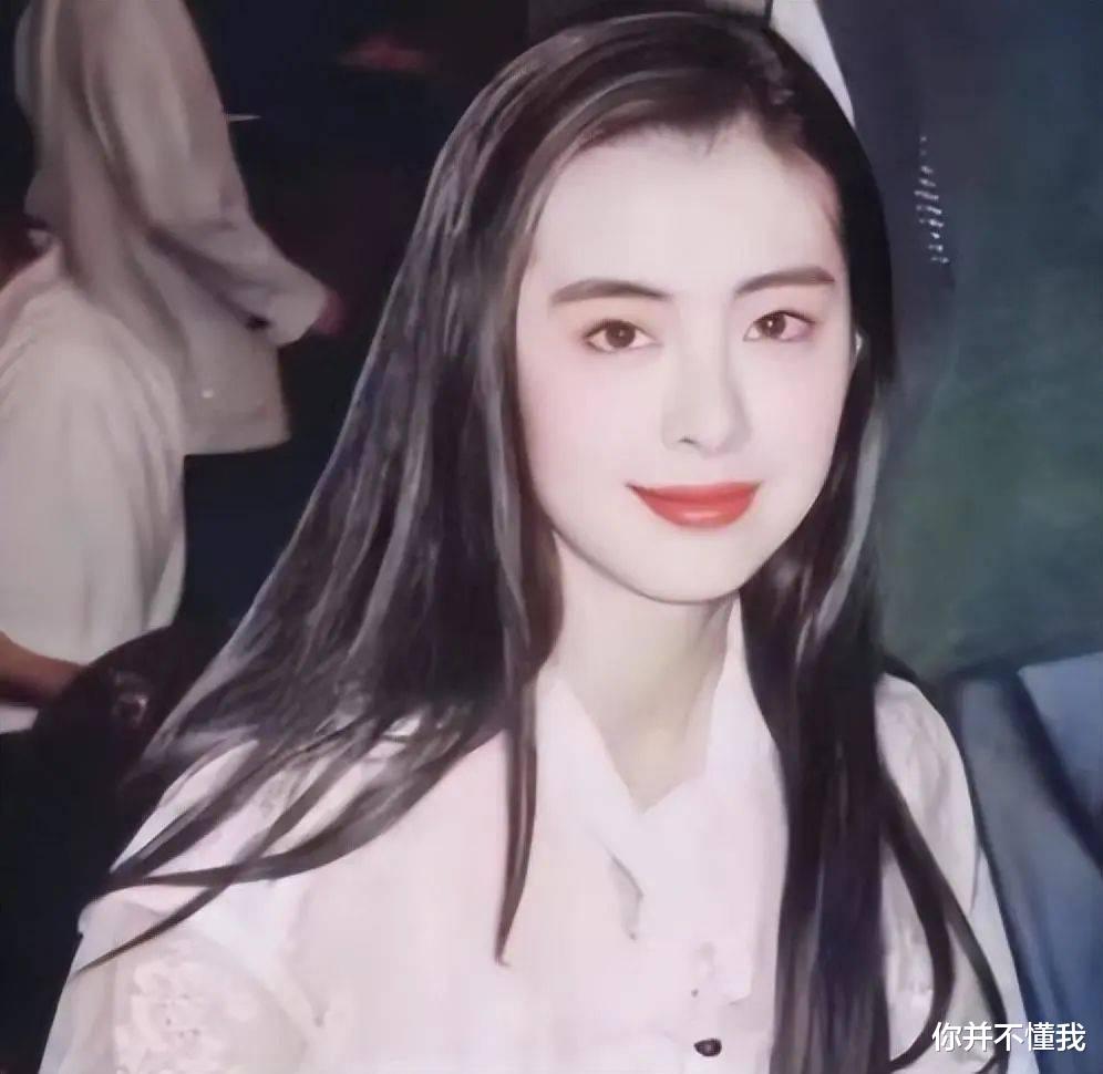 豪宅|国内赚钱国外花，这6位知名明星移居国外，住豪宅开豪车