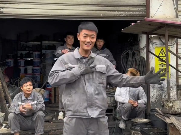 玩手机还不如跳舞!00后修车小伙带工友跳街舞火了