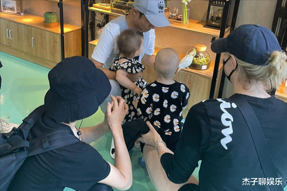 撒贝宁|李白和撒贝宁结婚后，提出AA制生活，小撒急眼了：这还是夫妻吗？