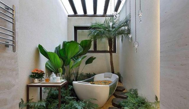 洗衣房和卫生间全都搬到天井大院里，鸡肋空间改头换面，丰富实用